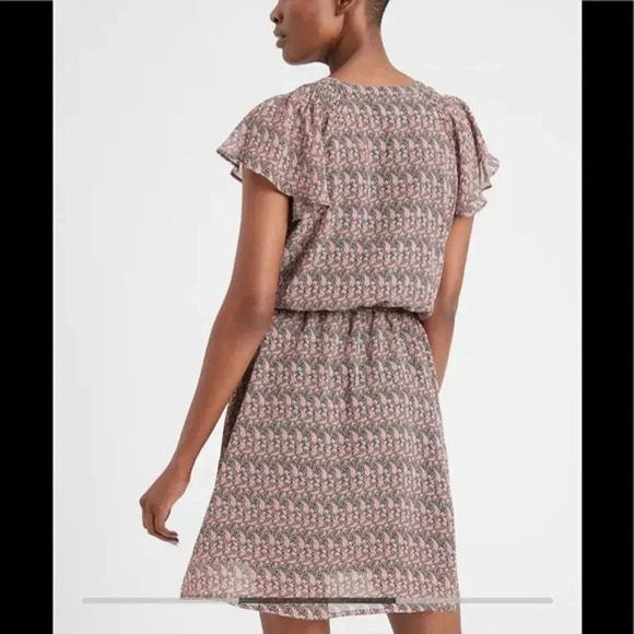 Banana Republic Flutter-Sleeve Fit-and-Fla… - Picture 2 of 9